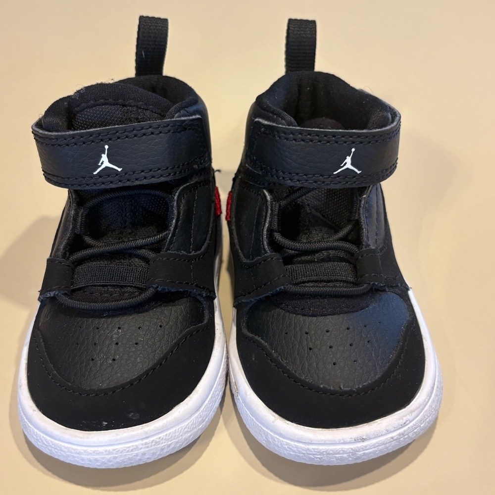 Nike Jordan Fadeaway AO1332-016 Black Basketball Shoes Size 4 - Picture 7 of 11